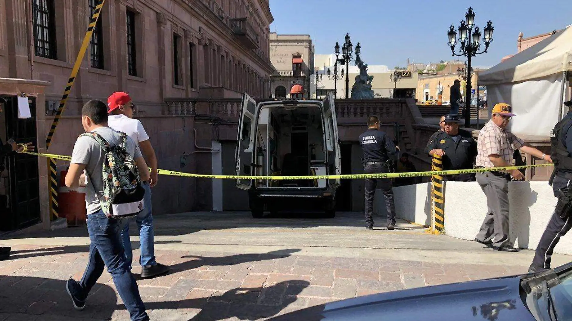 14 Policía hiere por accidente a compañero